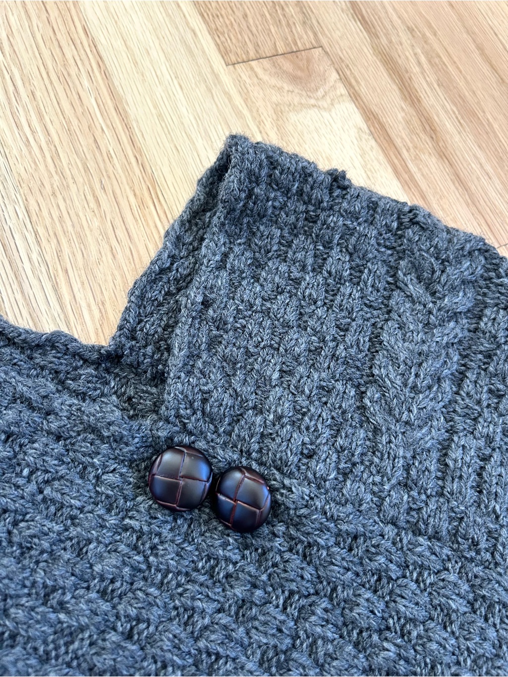 Aran Merino Wool Cable Knit Poncho Charcoal Gray Made In Ireland O/S — image 5 of 8
